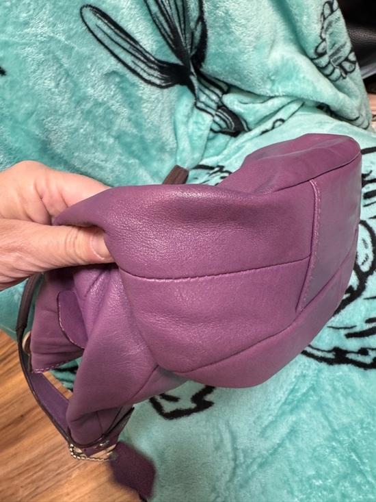 Coach SoHo Plum Leather Shoulder Bag with Buckle Detail - Picture 3 of 11